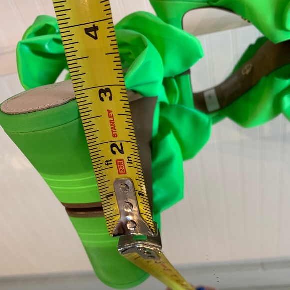Brand new Cecelia kitten heels in Classic Green. - Picture 2 of 4